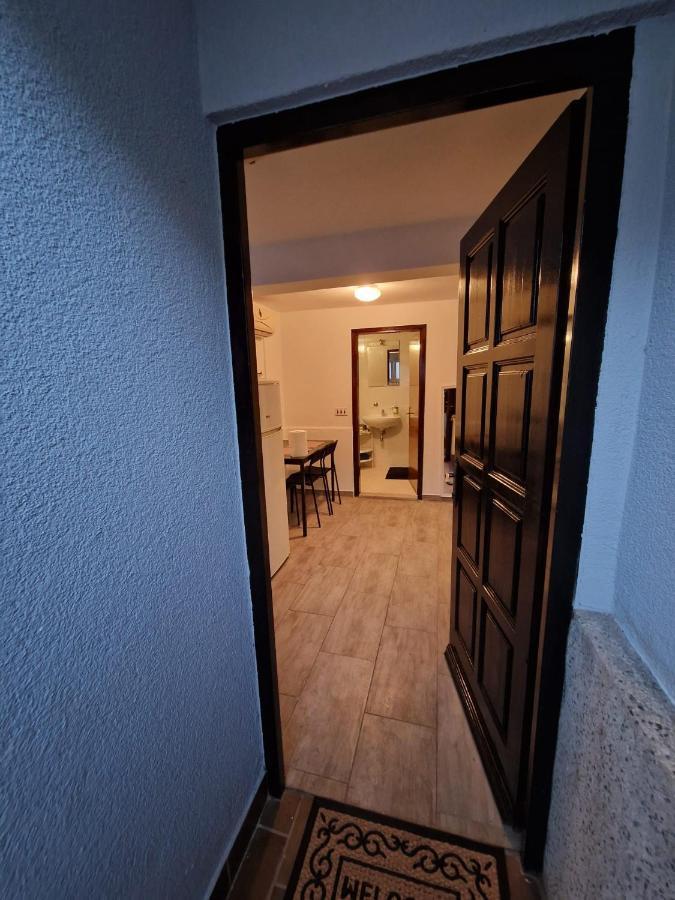 Apartments Luigi Umago Esterno foto