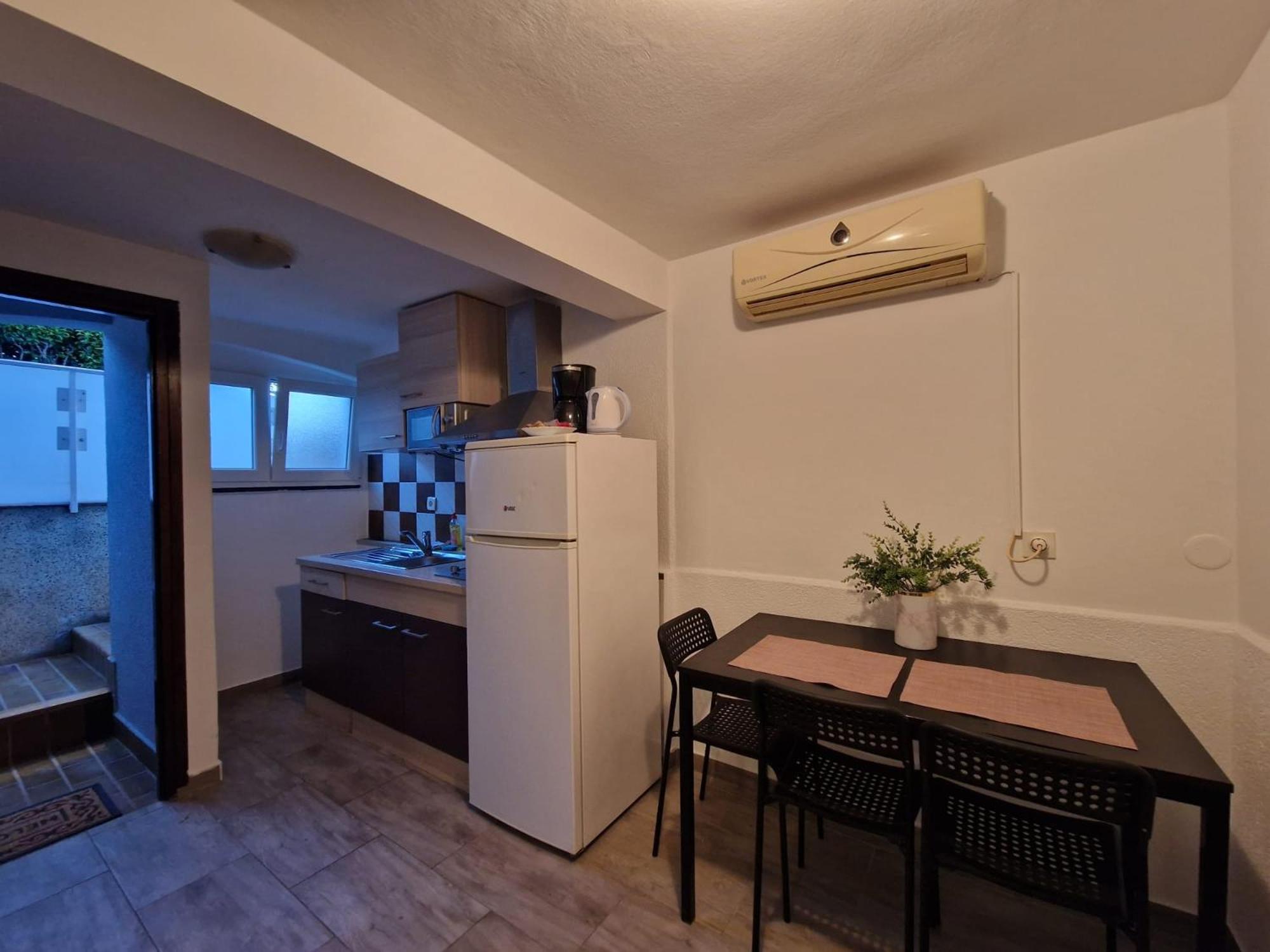 Apartments Luigi Umago Esterno foto